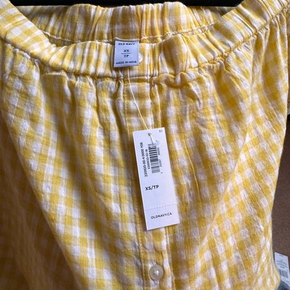 BNWT Old Navy gingham print top with embroidered bell sleeves - Size XS - Picture 2 of 4